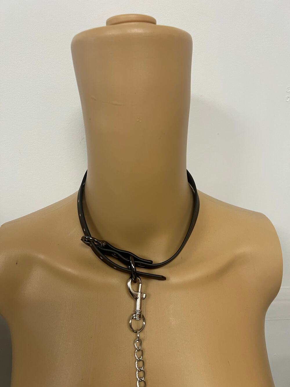 Gothic Thermochromic Faux Leather Choker with Detachable Leash